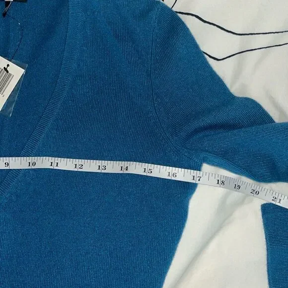 NWT Saks Fifth Avenue 100% Cashmere Cardigan Sweater Size Small Marine Blue